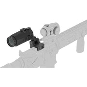 Magnifier et viseur point rouge sur AR15