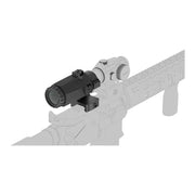 Magnifier Vector Optics Maverick-III SCMF-37 monté derrière un viseur point rouge sur carabine