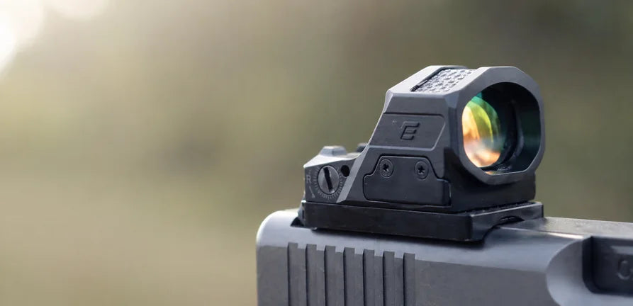 Viseur point rouge réflex Vector Optics monté sur pistolet optics ready